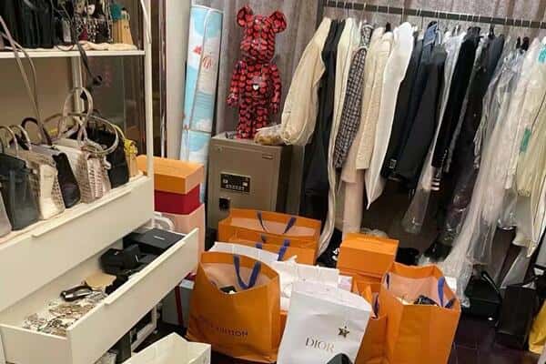 望城区回收一线品牌衣服.jpg